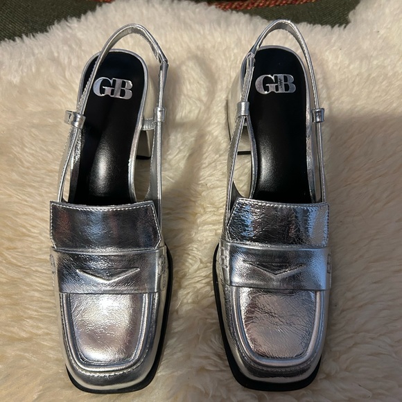 Gianni Bini Shoes - Gianni Bini Silver Work Wife Heels Size 8